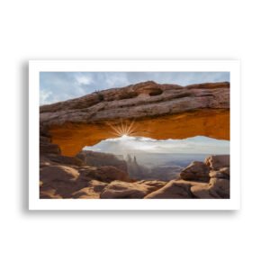 Mesa Arch sunrise in Canyonlands, Utah